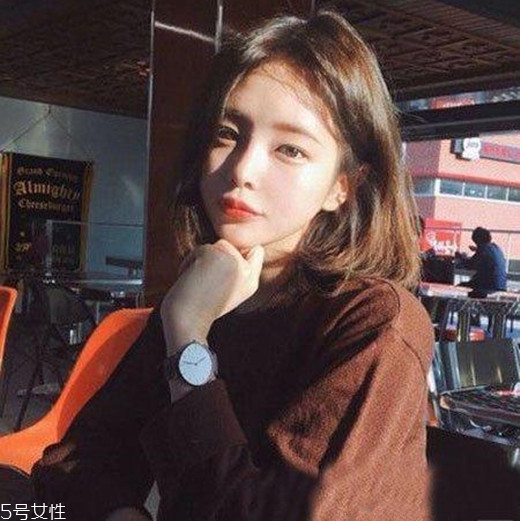 齊肩發(fā)怎么燙好看？女生發(fā)型設(shè)計與臉形搭配