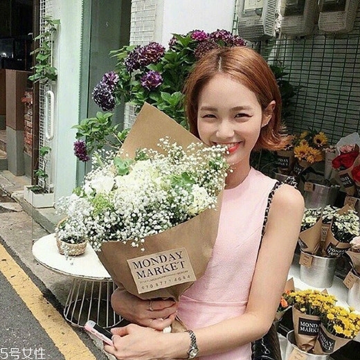 齊肩發(fā)怎么燙好看？女生發(fā)型設(shè)計與臉形搭配
