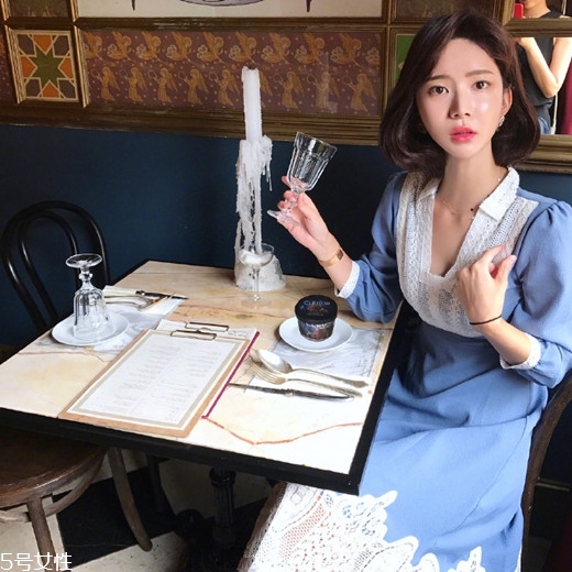 發(fā)量多女生適合什么發(fā)型？形象百變的你