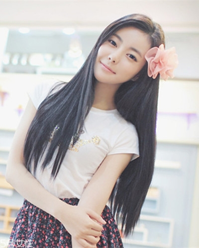 小個(gè)子女生適合什么發(fā)型？蓬松隨意效果