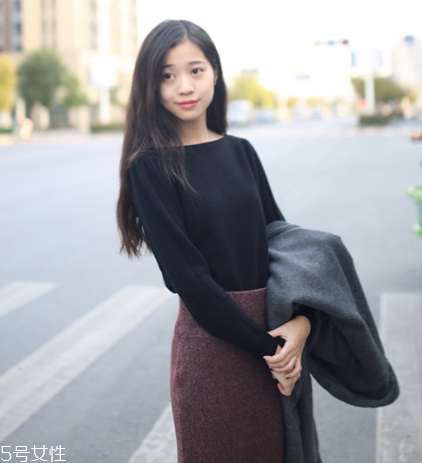 毛衣和針織衫哪個(gè)暖和？毛衣要更適合寒冬