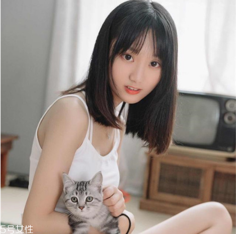 齊肩直發(fā)染什么顏色好看？簡(jiǎn)單好看的齊肩發(fā)扎法