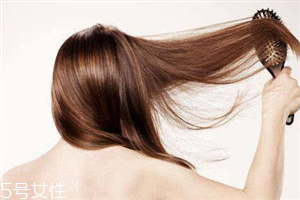 冬天頭發(fā)干燥怎么辦？試試給頭發(fā)做水療