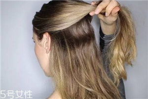 女生冬天長(zhǎng)發(fā)怎么編好看？長(zhǎng)發(fā)妹紙才懂得的痛