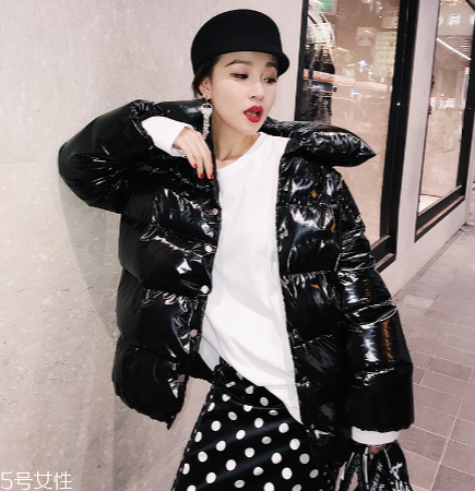 短款羽絨服怎么搭配？小個子女生的顯高利器