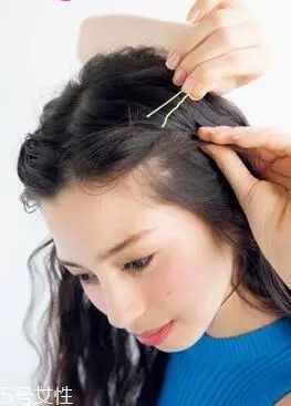 女生冬天長(zhǎng)發(fā)怎么編好看？長(zhǎng)發(fā)妹紙才懂得的痛