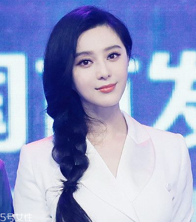 女生冬天長(zhǎng)發(fā)怎么編好看？長(zhǎng)發(fā)妹紙才懂得的痛