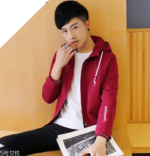 2018男生流行什么發(fā)型款式？2018男生染發(fā)顏色推薦