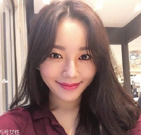 凌亂小卷中長發(fā)怎么弄好看？超美的凌亂小卷中長發(fā)