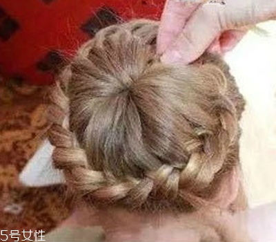 小女孩扎什么頭發(fā)好看？小公主發(fā)型大全