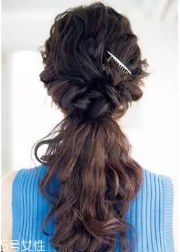 女生冬天長(zhǎng)發(fā)怎么編好看？長(zhǎng)發(fā)妹紙才懂得的痛