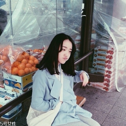 齊肩直發(fā)染什么顏色好看？簡(jiǎn)單好看的齊肩發(fā)扎法