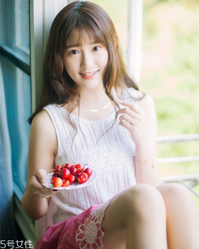 小個(gè)子女生適合什么發(fā)型？蓬松隨意效果