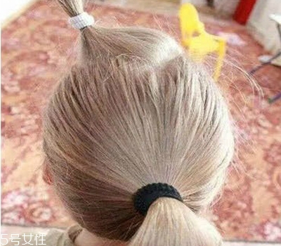 小女孩扎什么頭發(fā)好看？小公主發(fā)型大全