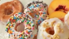 君樂寶芝士酸奶怎么喝？卡死在插吸管這一步