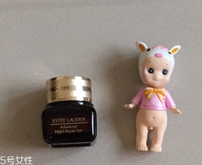 雅詩蘭黛和雪花秀眼霜哪個好？