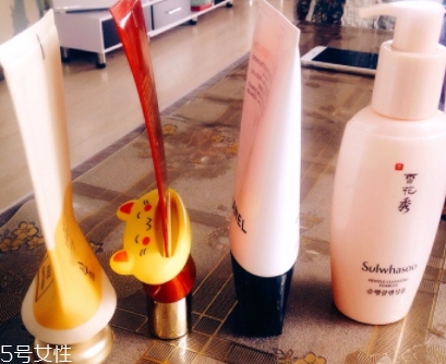 雅詩(shī)蘭黛和后哪個(gè)好用？哪個(gè)更貴？