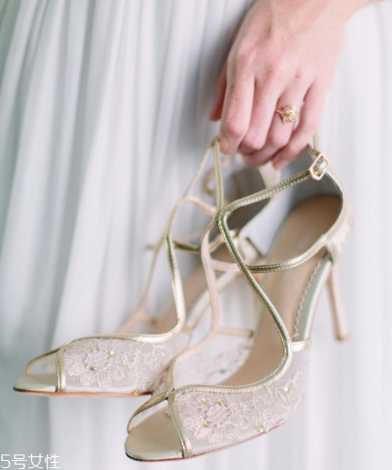 bella belle鞋子多少錢？超級平價的美艷婚鞋