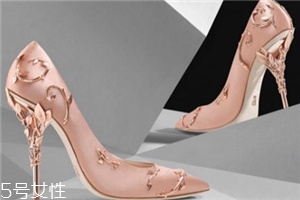ralph russo是什么檔次？動(dòng)人心弦的精美工藝