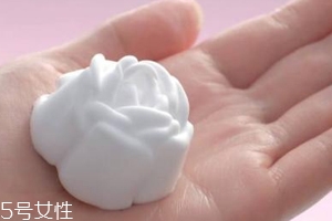 泡沫洗面奶可以帶上飛機嗎？可以帶上飛機但有容積限制