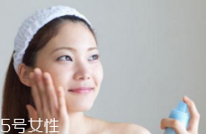 保濕爽膚水什么時(shí)候用？早中晚都必須用