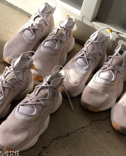 bristol studio與adidas crazy byw聯(lián)名款在哪買_多少錢？
