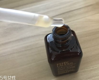 雅詩蘭黛適合油性皮膚嗎？