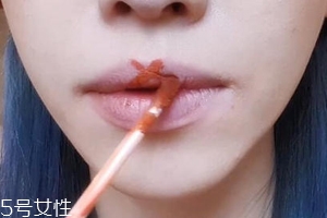 怎么變成櫻桃小嘴？大嘴唇變小攻略