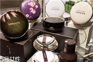 雪花秀氣墊和ysl氣墊哪個(gè)好？補(bǔ)妝也會(huì)很自然