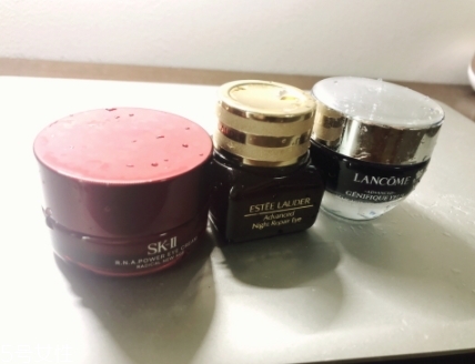 雅詩蘭黛眼霜和sk2眼霜哪個好？