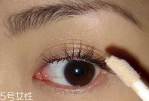 紫色眼影怎么畫好看？淡紫色超有女人味