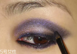 紫色眼影怎么畫好看？淡紫色超有女人味