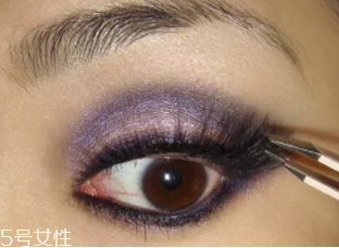 紫色眼影怎么畫好看？淡紫色超有女人味