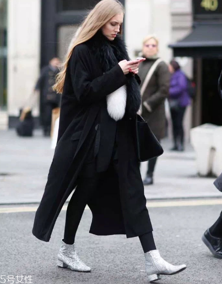 粗跟靴怎么搭配？舒適與時(shí)尚并存