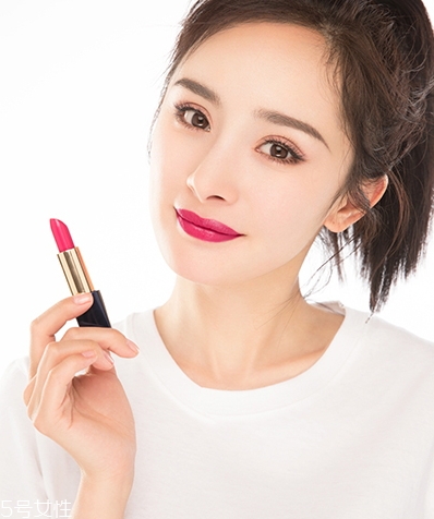雅詩蘭黛口紅哪個系列好？傾慕vs戀愛唇膏