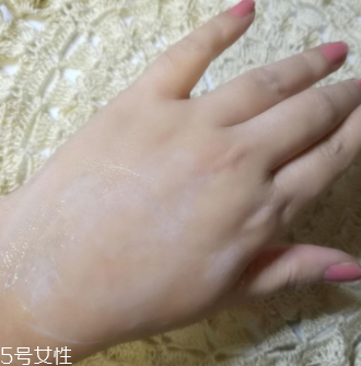 Florena護(hù)手霜怎么樣？滋潤美白打造纖纖玉手