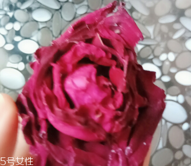 墨紅玫瑰可以天天喝嗎？玫瑰養(yǎng)顏也要適量