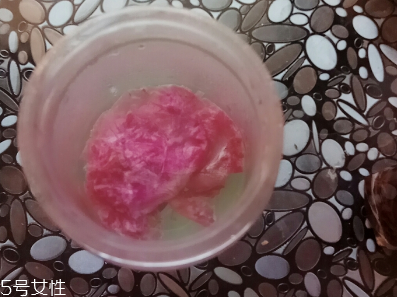 墨紅玫瑰可以天天喝嗎？玫瑰養(yǎng)顏也要適量