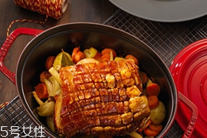 琺瑯鍋可以炒菜嗎？要選對琺瑯鍋