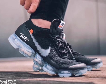 運(yùn)動(dòng)鞋好還是皮鞋好？不同場(chǎng)合不同需求