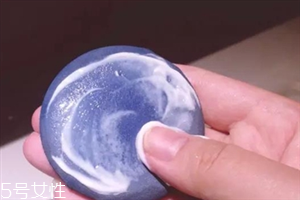 氣墊粉撲洗多久換一次？一定要經(jīng)常洗經(jīng)常換