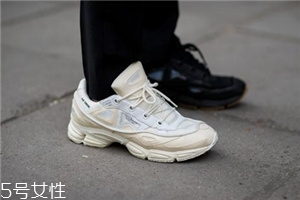 運動鞋一定要穿襪子嗎？最好是穿上襪子