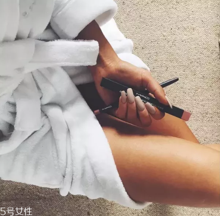 怎么選購(gòu)韓國(guó)化妝品？女生化妝品必備清單