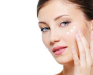 隔離霜怎么洗干凈？卸妝油最適合卸除隔離霜