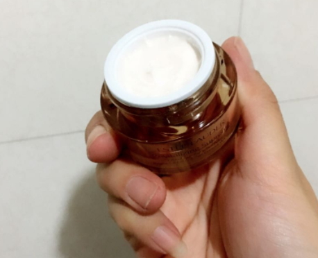 雅詩蘭黛多效智妍眼霜怎么用？