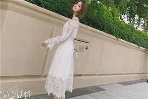 蕾絲長(zhǎng)裙配什么上衣？?jī)?yōu)雅氣質(zhì)小女人