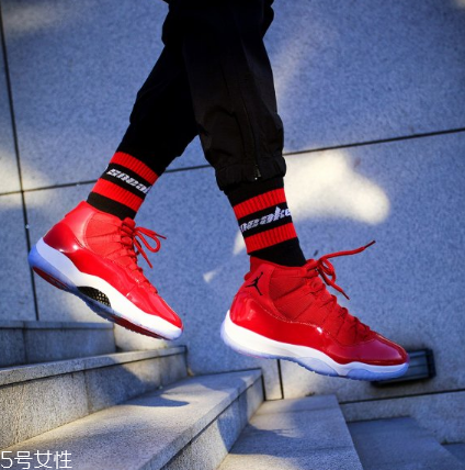 運(yùn)動(dòng)鞋氣墊咯吱的響怎么辦？可能是漏氣或者進(jìn)水了