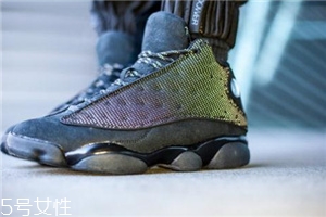 運(yùn)動(dòng)鞋氣墊咯吱的響怎么辦？可能是漏氣或者進(jìn)水了