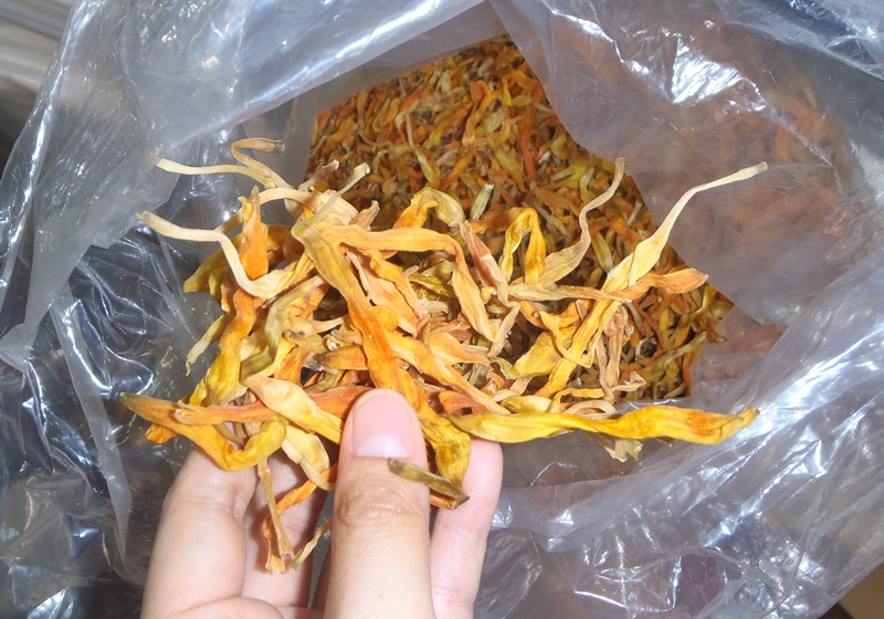 干黃花菜怎么挑選和處理 干黃花菜怎么挑選和處理