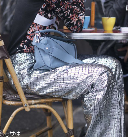 loewe在哪兒買便宜？西班牙皇室品牌